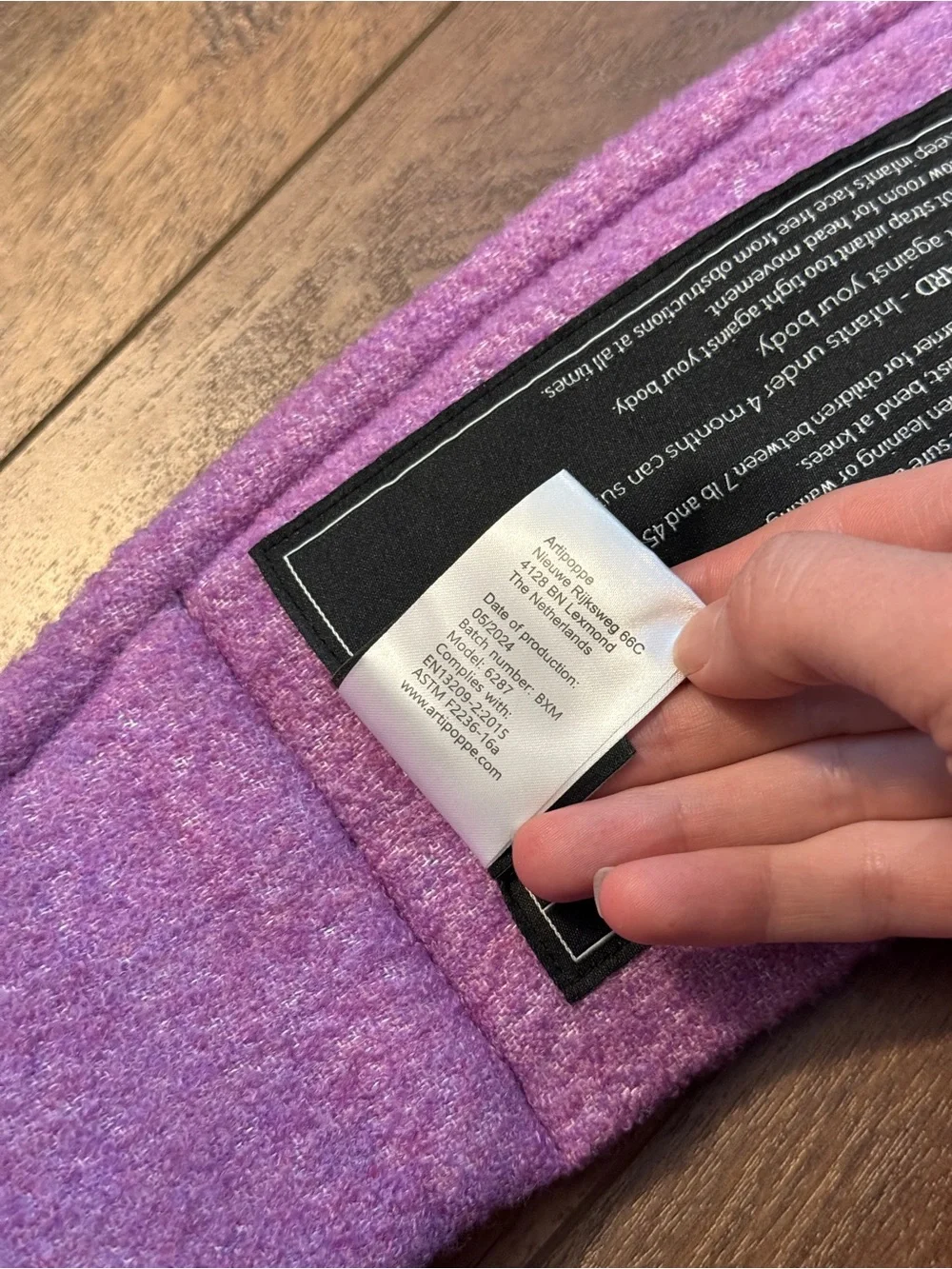 BNIB Artipoppe Berry zeitgeist carrier